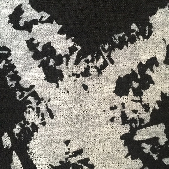 Donated to goodwill, FINAL PRICE DROP EUC Zoe T-Shirt - Picture 5 of 6